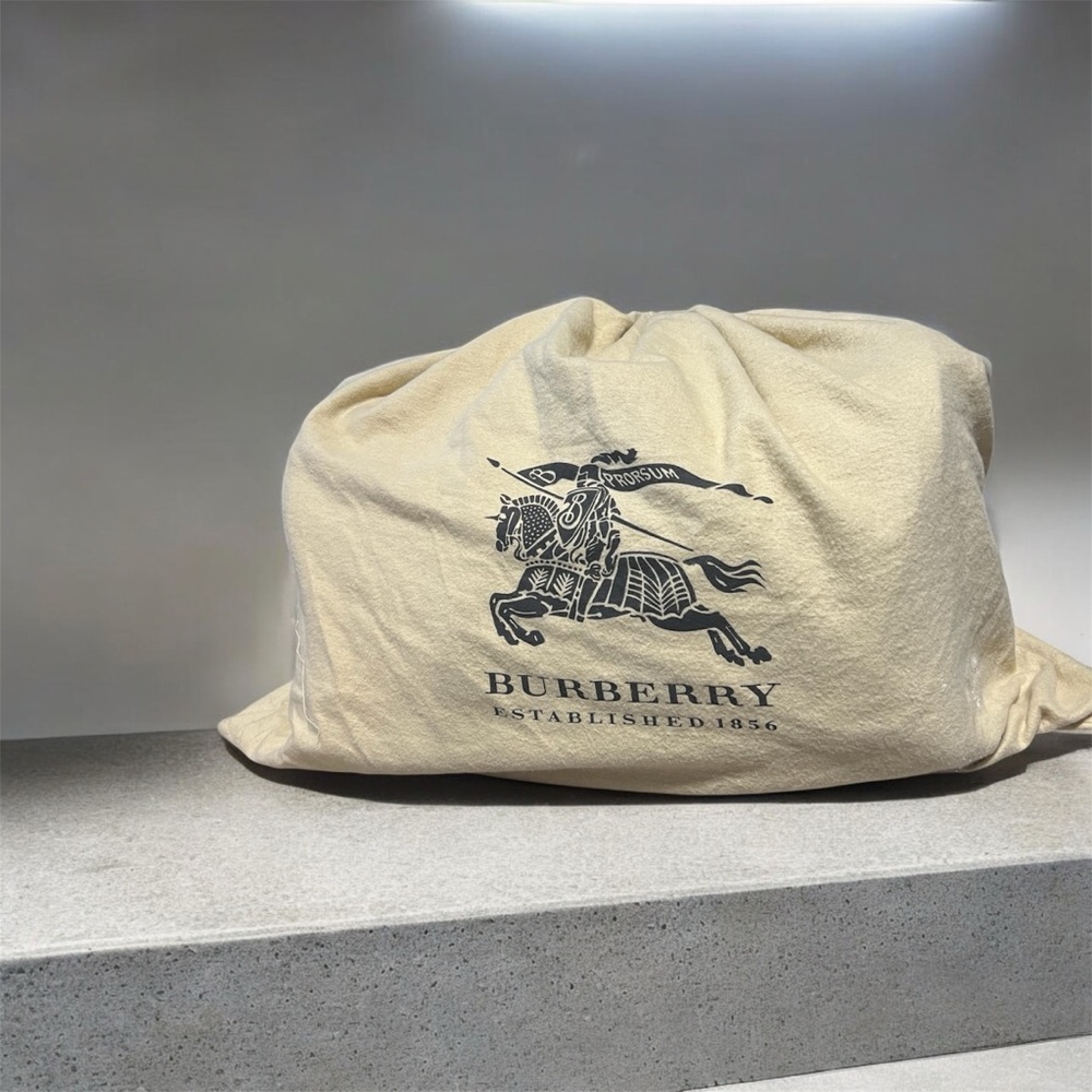 Burberry duffel - Picture 7 of 7